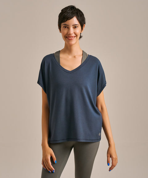 Organic Relaxed V-neck T-shirt: Womens
