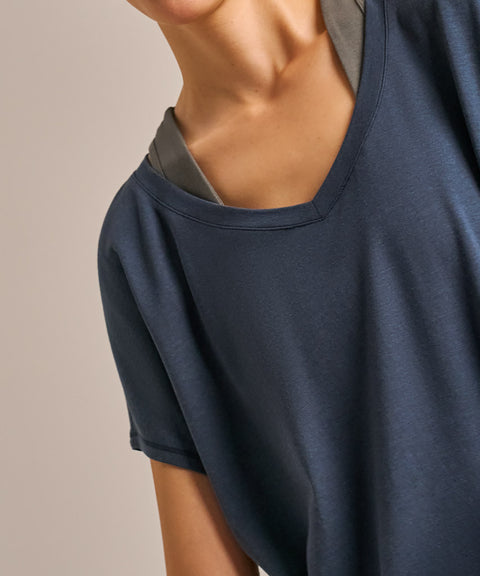Organic Relaxed V-neck T-shirt: Womens
