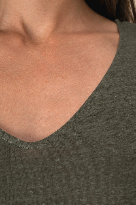 Linen V-Neck T-shirt: Womens